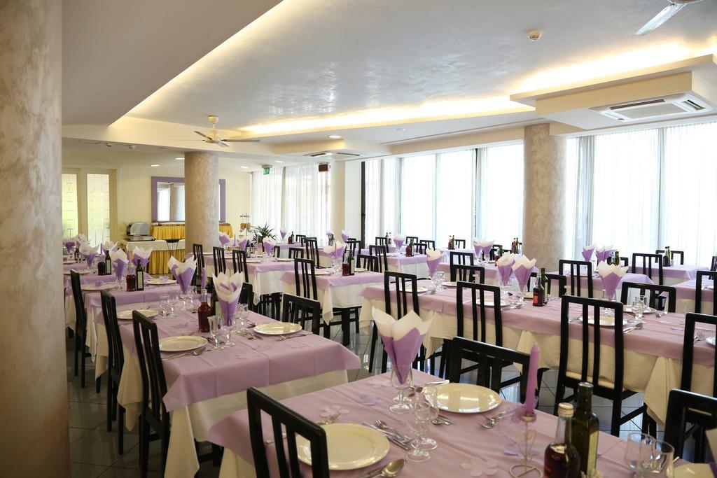 Hotel Ambra Cesenatico Exterior foto