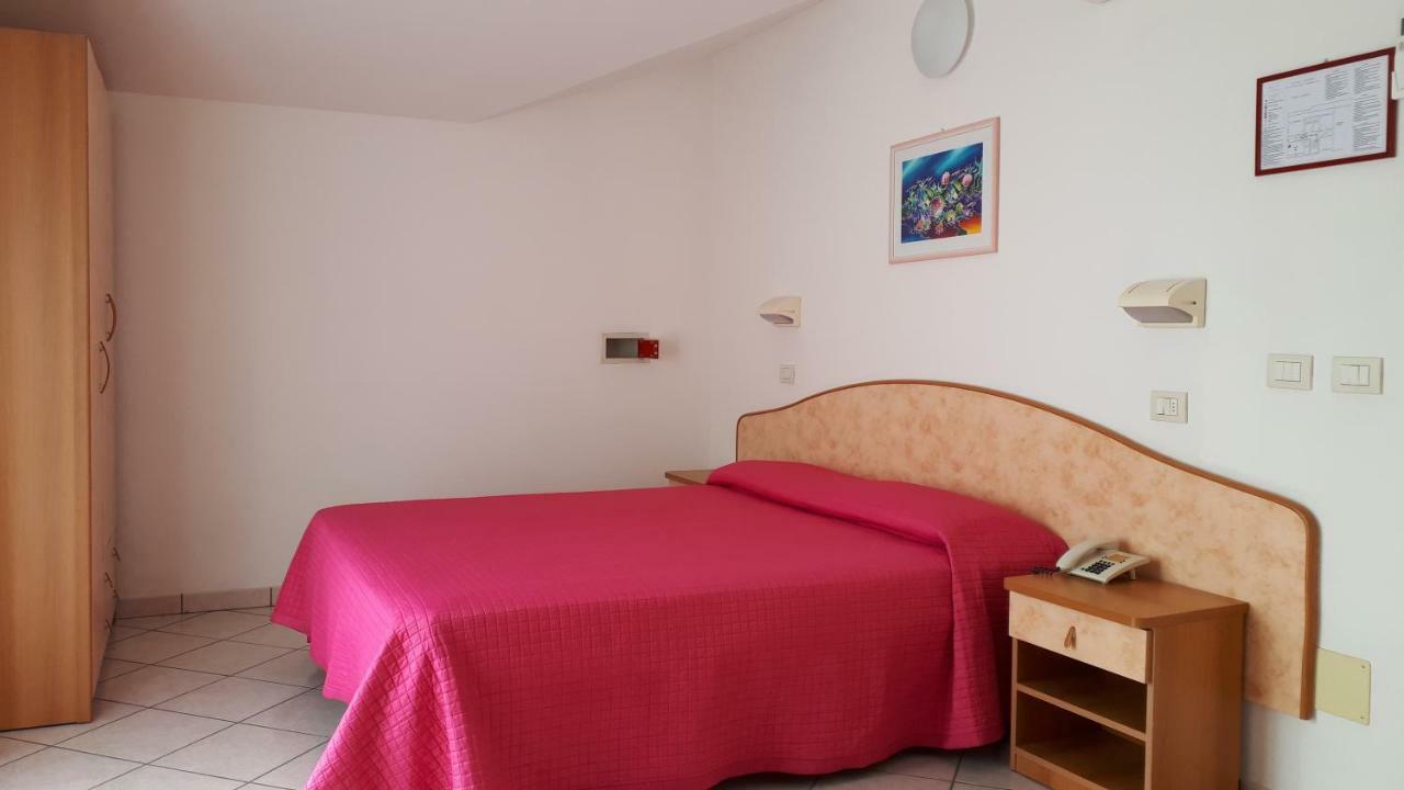 Hotel Ambra Cesenatico Exterior foto